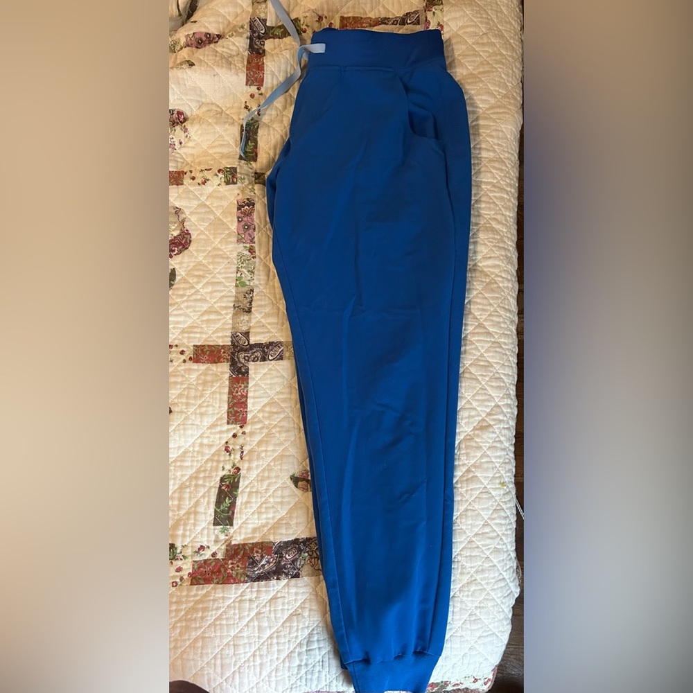 Royal blue figs Zamora scrub pant size M, worn but in good condition